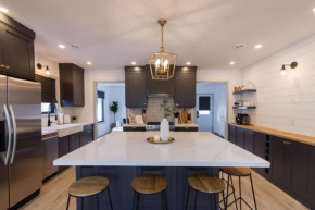 Walk to Downtown Picton, 4-bedroom